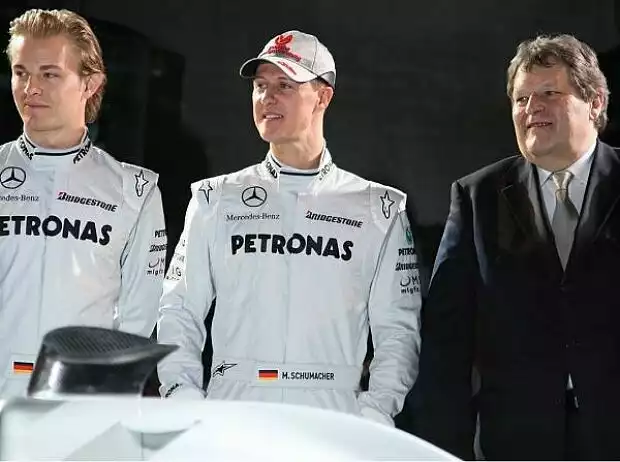 Nico Rosberg, Michael Schumacher und Norbert Haug Titel-Bild zur News: Nico Rosberg, Michael Schumacher und Norbert Haug
