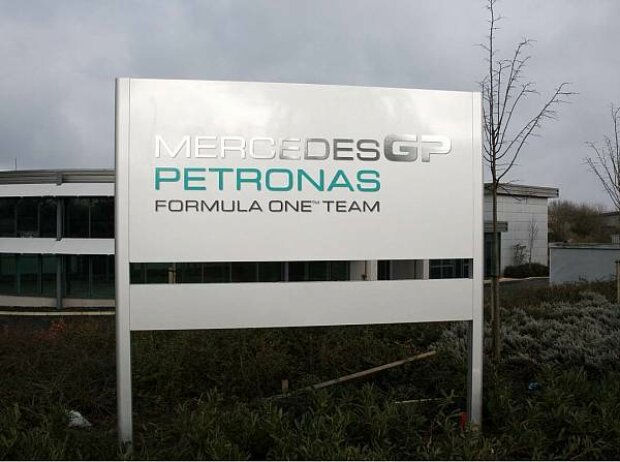 Titel-Bild zur News: Petronas Mercedes Brackley
