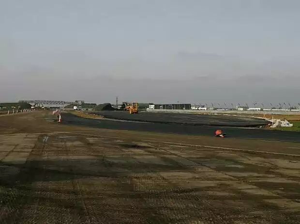 Titel-Bild zur News: Umbauarbeiten in Silverstone