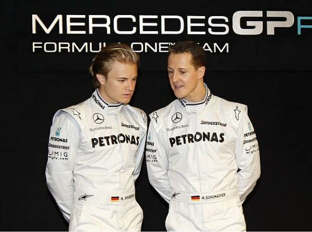Titel-Bild zur News: Nico Rosberg und Michael Schumacher