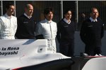 Kamui Kobayashi (Sauber) Pedro de la Rosa (Sauber) Peter Sauber (Ex-Formel-1-Teamchef) Willy Rampf (Technischer Direktor) 