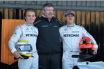 Nico Rosberg (Mercedes), Ross Brawn (Teamchef) und Michael Schumacher (Mercedes) 