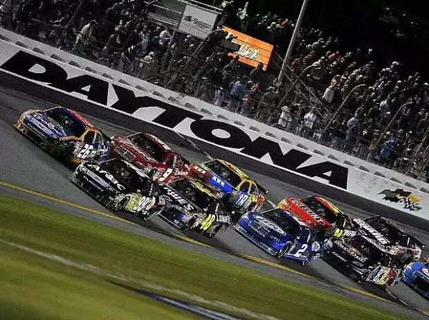 Titel-Bild zur News: Jamie McMurray, Carl Edwards