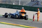 Pedro de la Rosa (BMW Sauber F1 Team) bleibt auf der Strecke stehen