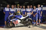 Valentino Rossi (Yamaha) und seine Crew