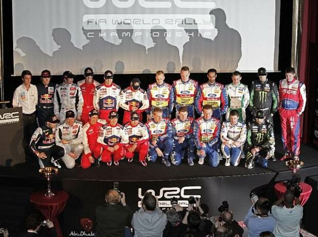 Titel-Bild zur News: WRC-Gruppenfoto 2010 in Paris