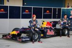 Sebastian Vettel (Red Bull) und Mark Webber (Red Bull) und der neue Red Bull RB6