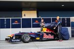 Mark Webber (Red Bull) und Sebastian Vettel (Red Bull) enthüllen den Red Bull RB6