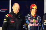 Adrian Newey (Technischer Direktor) und Sebastian Vettel (Red Bull) 