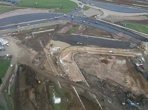 Bauarbeiten in Silverstone Titel-Bild zur News: Bauarbeiten in Silverstone