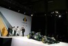 Bild zum Inhalt: Kovalainen und Trulli auf Sennas Spuren
