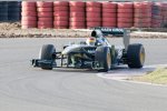 Der neue Lotus T127 beim Rollout am Dienstag in Silverstone mit Fairuz Fauzy am Steuer