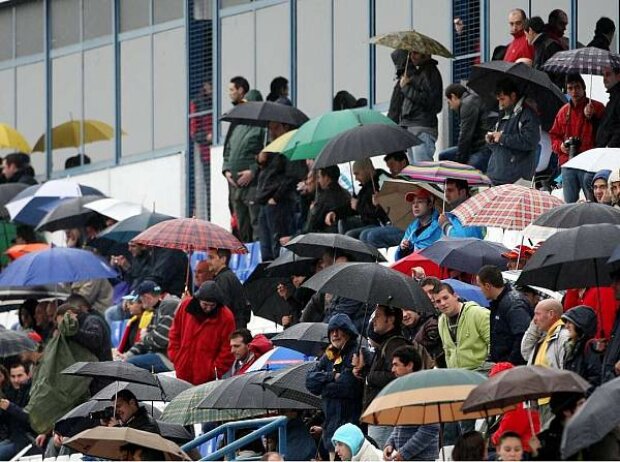Titel-Bild zur News: Regen in Jerez de la Frontera