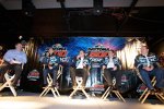 Jamie McMurray (EGR) mit Crewchief Kevin Manion, Felix Sabates und Chip Ganassi