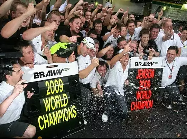 Ross Brawn (Teamchef), Rubens Barrichello, Jenson Button Titel-Bild zur News: Ross Brawn (Teamchef), Rubens Barrichello, Jenson Button