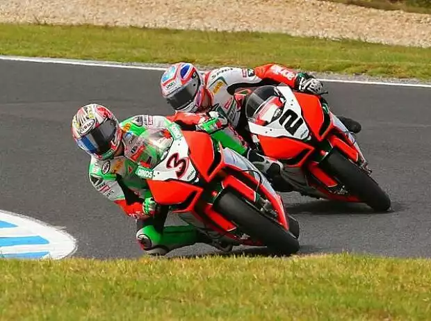 Leon Camier, Max Biaggi Titel-Bild zur News: Leon Camier, Max Biaggi
