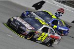 Mark Martin (Hendrick) hinter Jeff Gordon (Hendrick) 