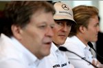 Michael Schumacher (Mercedes) Nico Rosberg (Mercedes) Norbert Haug (Mercedes-Motorsportchef) 