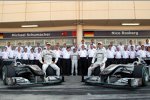 Gruppenbild bei Mercedes GP