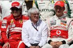 Fernando Alonso (Ferrari), Bernie Ecclestone (Formel-1-Chef) und Jenson Button (McLaren) 