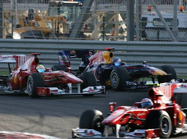 Sebastian Vettel wird von Felipe Massa überholt