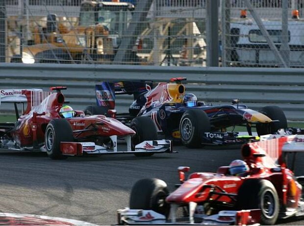 Fernando Alonso vor Felipe Massa und Sebastian Vettel