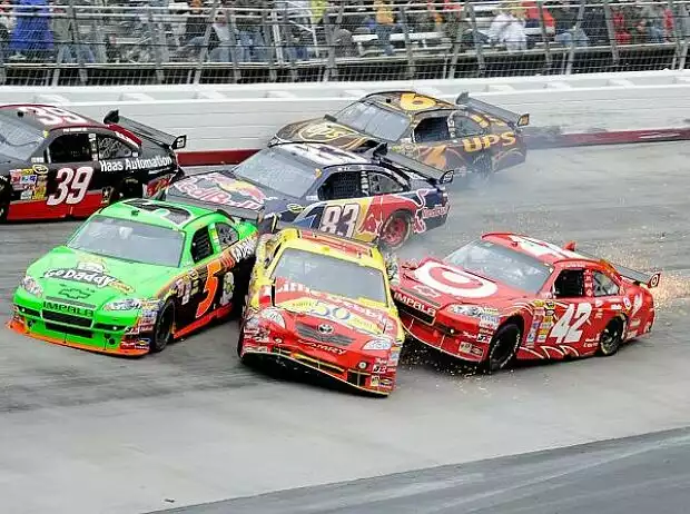 Titel-Bild zur News: Juan Pablo Montoya, Mark Martin, Marcos Ambrose