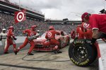 Reparaturarbeiten bei Juan Pablo Montoya (EGR) 