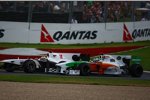 Adrian Sutil (Force India) kämpft gegen Pedro de la Rosa (Sauber) 