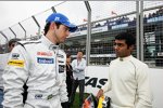 Bruno Senna (HRT) und Karun Chandhok (HRT) 