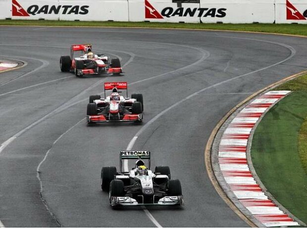 Nico Rosberg vor Jenson Button Nico Rosberg vor Jenson Button