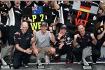 Adrian Newey (Technischer Direktor), Mark Webber (Red Bull), Sebastian Vettel (Red Bull) und Christian Horner (Teamchef) 