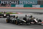 Heikki Kovalainen (Lotus) und Bruno Senna (HRT) 