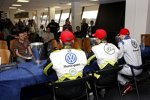 Edoardo Mortara (Signature), Marco Wittmann (Signature) und Alexander Sims (ART) in der Pressekonferenz