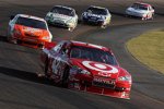 Juan Pablo Montoya (EGR) führt vor Joey Logano (Gibbs) 