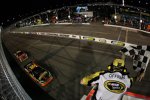 Zieleinlauf: Ryan Newman vor Jeff Gordon 