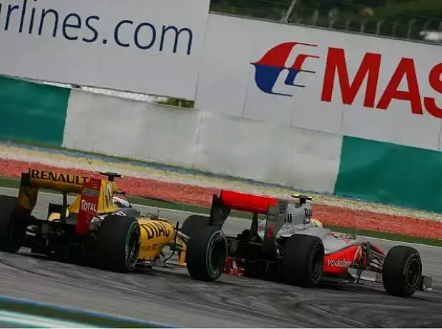 Lewis Hamilton, Vitaly Petrov Titel-Bild zur News: Lewis Hamilton, Vitaly Petrov