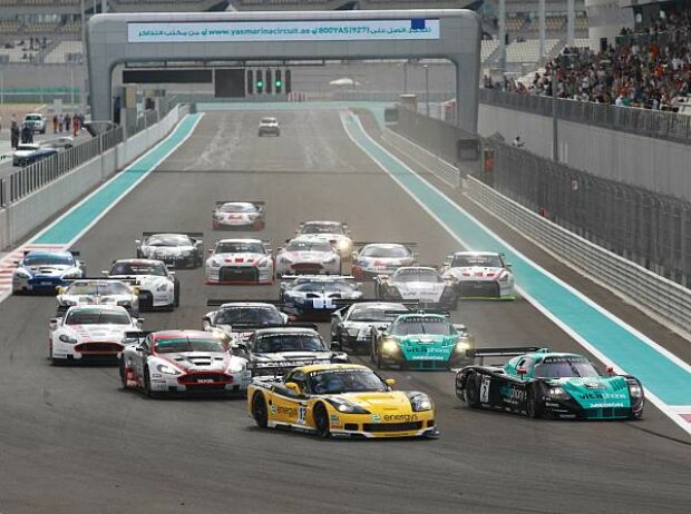 Titel-Bild zur News: Start zum Quali-Rennen in Abu Dhabi