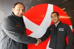 Colin Kolles (Teamchef) und Sakon Yamamoto (HRT) 