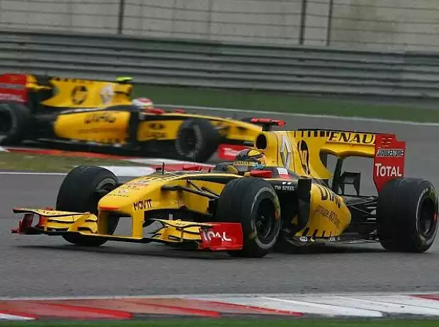 Vitaly Petrov, Robert Kubica Titel-Bild zur News: Vitaly Petrov, Robert Kubica