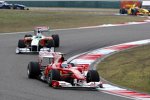 Adrian Sutil (Force India) hinter Fernando Alonso (Ferrari) 
