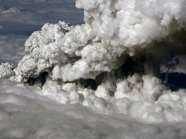 Titel-Bild zur News: Ausbruch des Eyjafjallajökull
