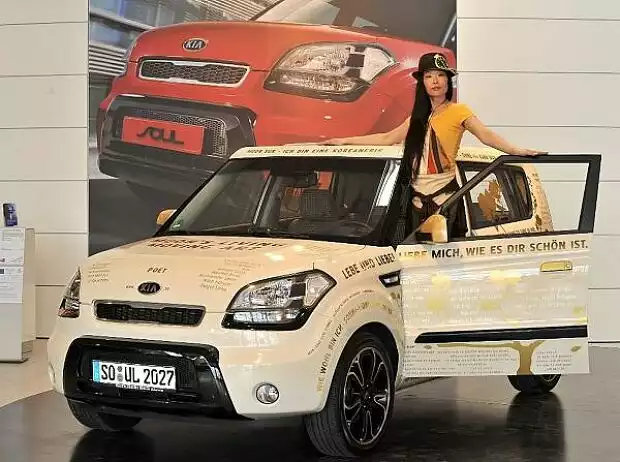 Moon Suk und ihr Kia Soul Titel-Bild zur News: Moon Suk und ihr Kia Soul