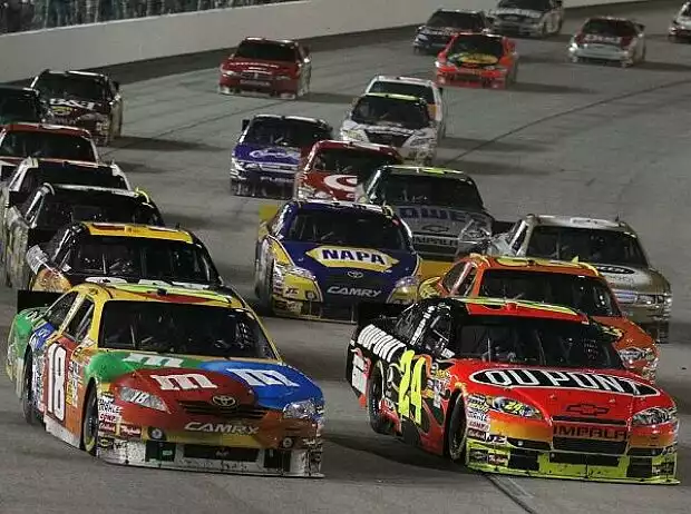 Kyle Busch, Jeff Gordon Titel-Bild zur News: Kyle Busch, Jeff Gordon