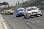 Andy Priaulx (BMW Team RBM) vor Yvan Muller (Chevrolet) 