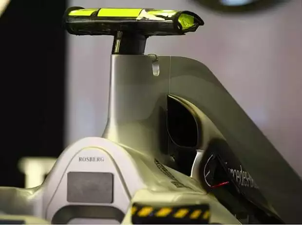 Neue Airbox des Mercedes MGP W01 Titel-Bild zur News: Neue Airbox des Mercedes MGP W01