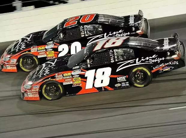 Kyle Busch, Denny Hamlin Titel-Bild zur News: Kyle Busch, Denny Hamlin