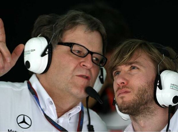 Titel-Bild zur News: Norbert Haug (Mercedes-Motorsportchef), Nick Heidfeld