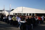 BBQ vor dem Formel BMW Zelt