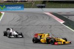 Vitaly Petrov (Renault) vor Kamui Kobayashi (Sauber) 